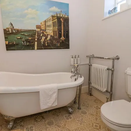 Servant's Quarters * York