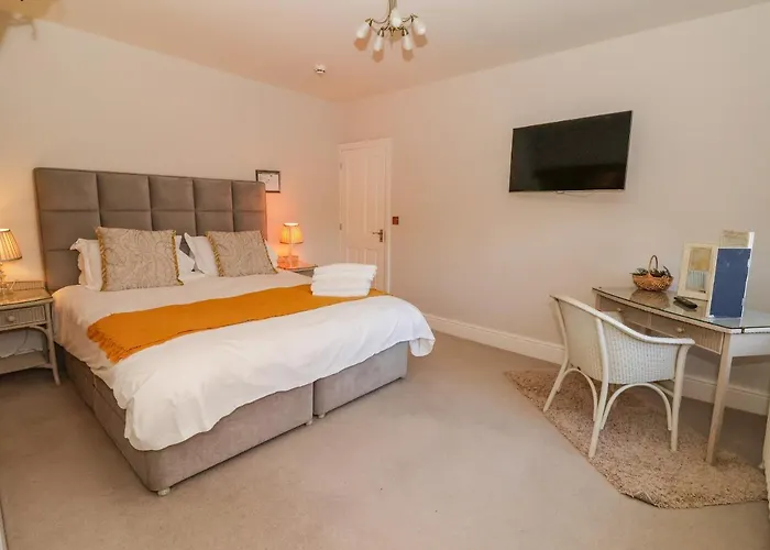 Servant's Quarters Apartment *